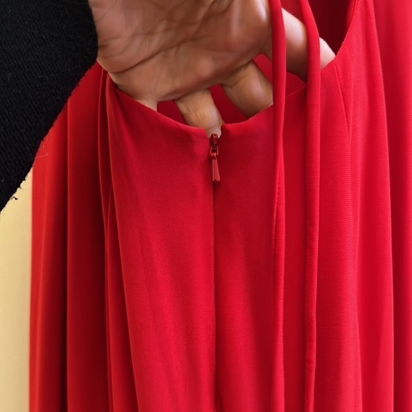 Faviana Long Mermaid Red Gown with Criss Cross Back Sz6 - Picture 14 of 14